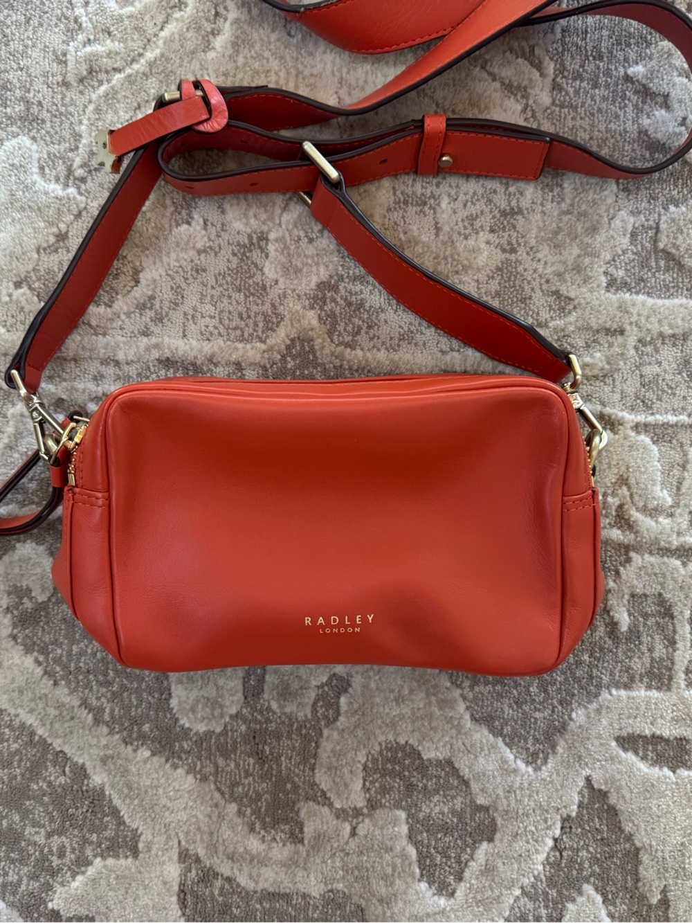 RADLEY LONDON alba Orange-Red Leather Crossbody with Gold Hardware